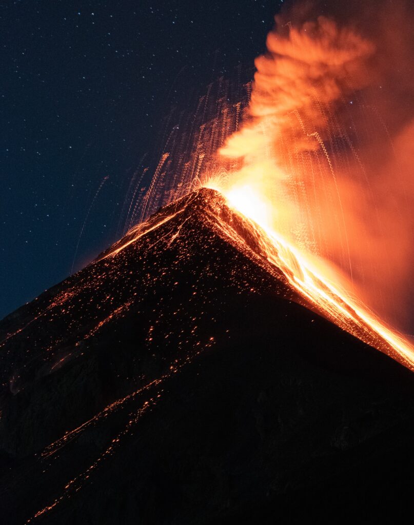 A explosão do vulcão Krakatoa